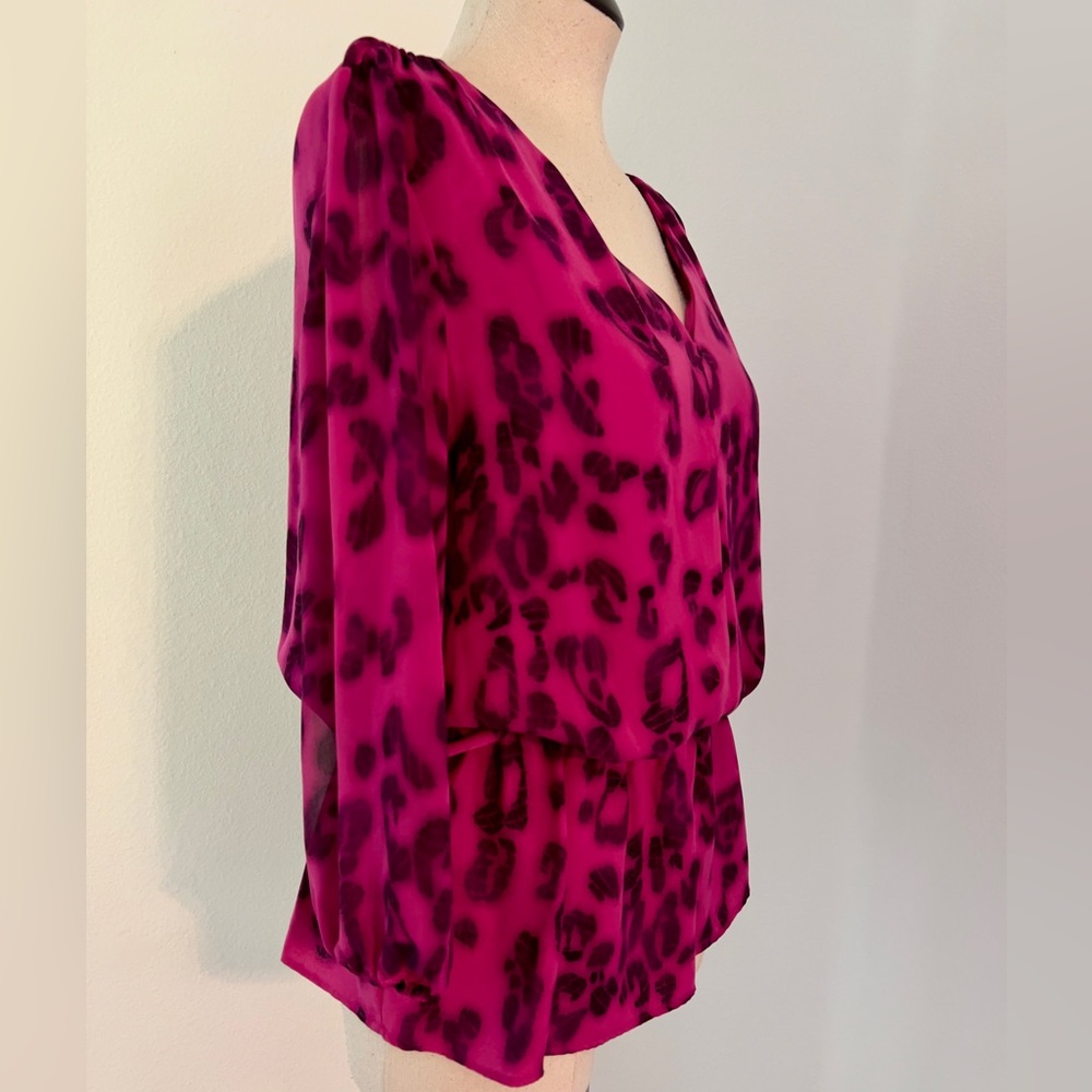 Attention women’s pink V-neck
